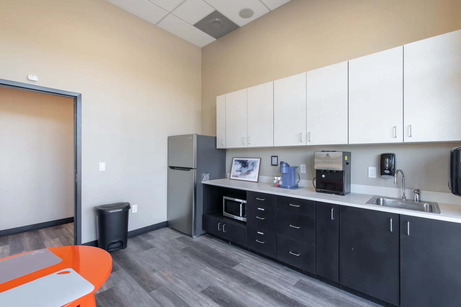Broken to Better Urgent Care interior, Charlotte NC commercial upfit (photo 6)