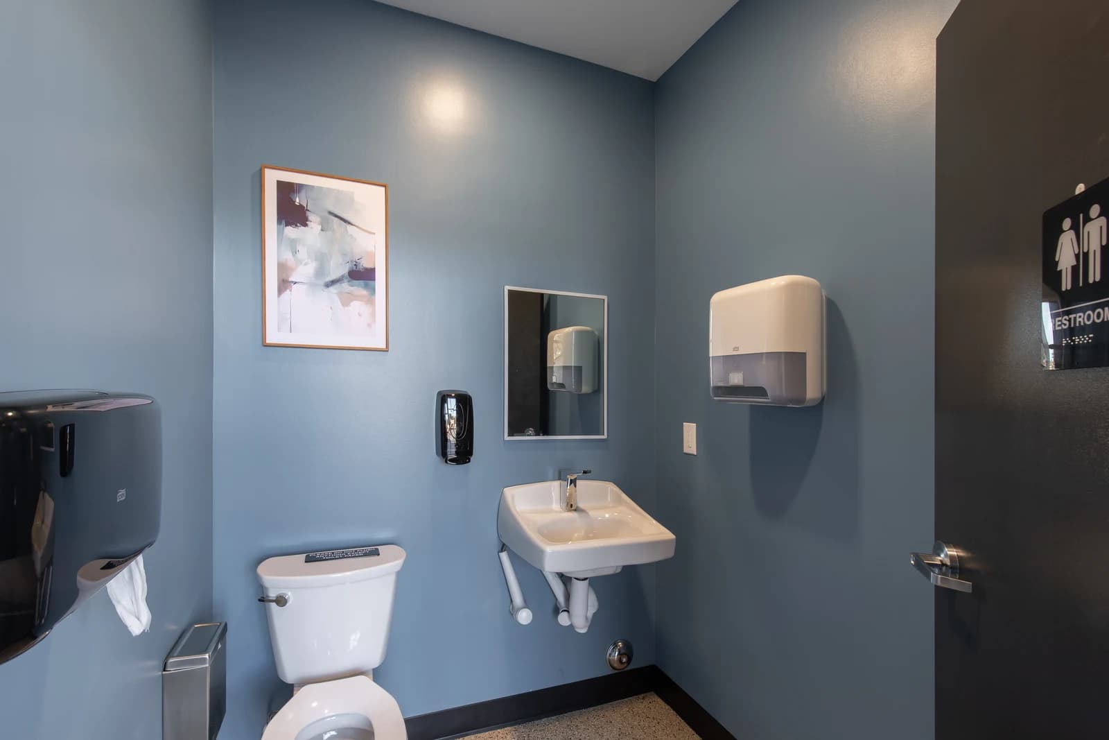 Broken to Better Urgent Care interior, Charlotte NC commercial upfit (photo 7)