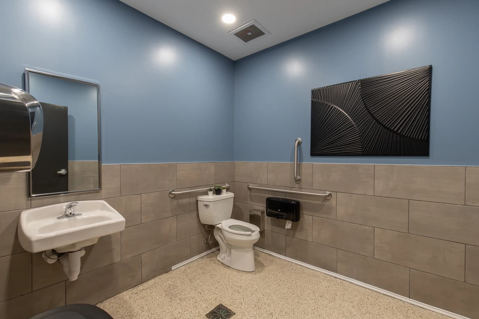 Broken to Better Urgent Care interior, Charlotte NC commercial upfit (photo 9)